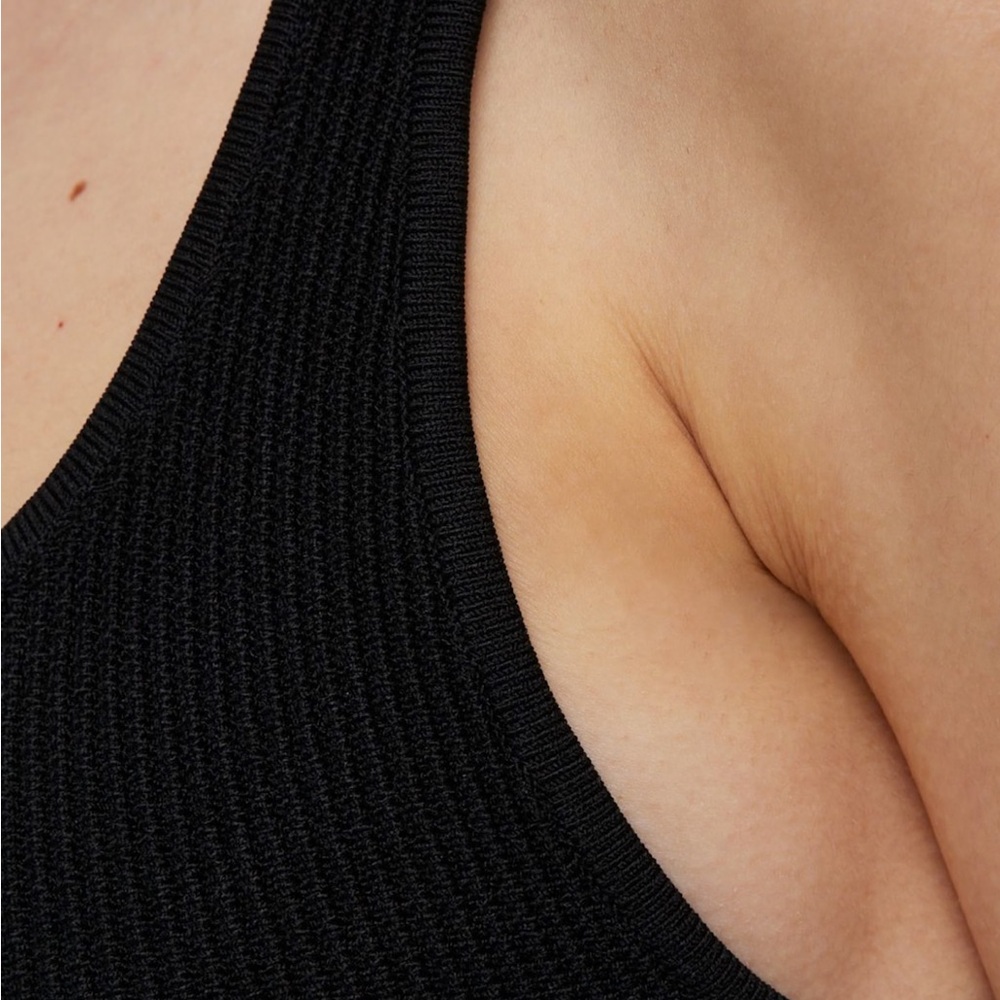Babaton Black Ribbed Crop Tank - Picture 2 of 5